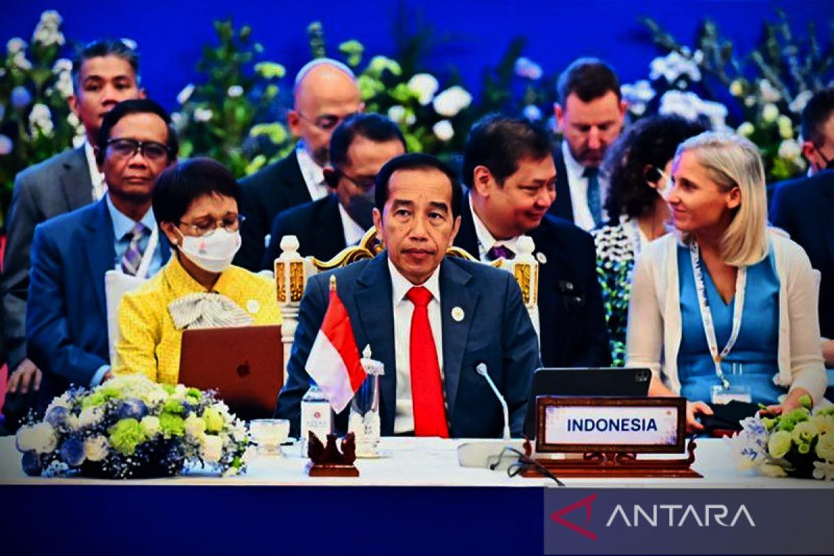 Jokowi mendorong Asia Timur perkokoh fondasi perdamaian Indo-Pasifik