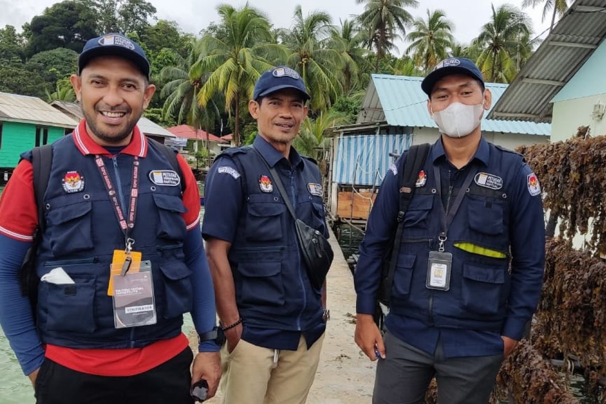 Menyusuri lautan mencari alamat anggota parpol di Kepulauan Riau