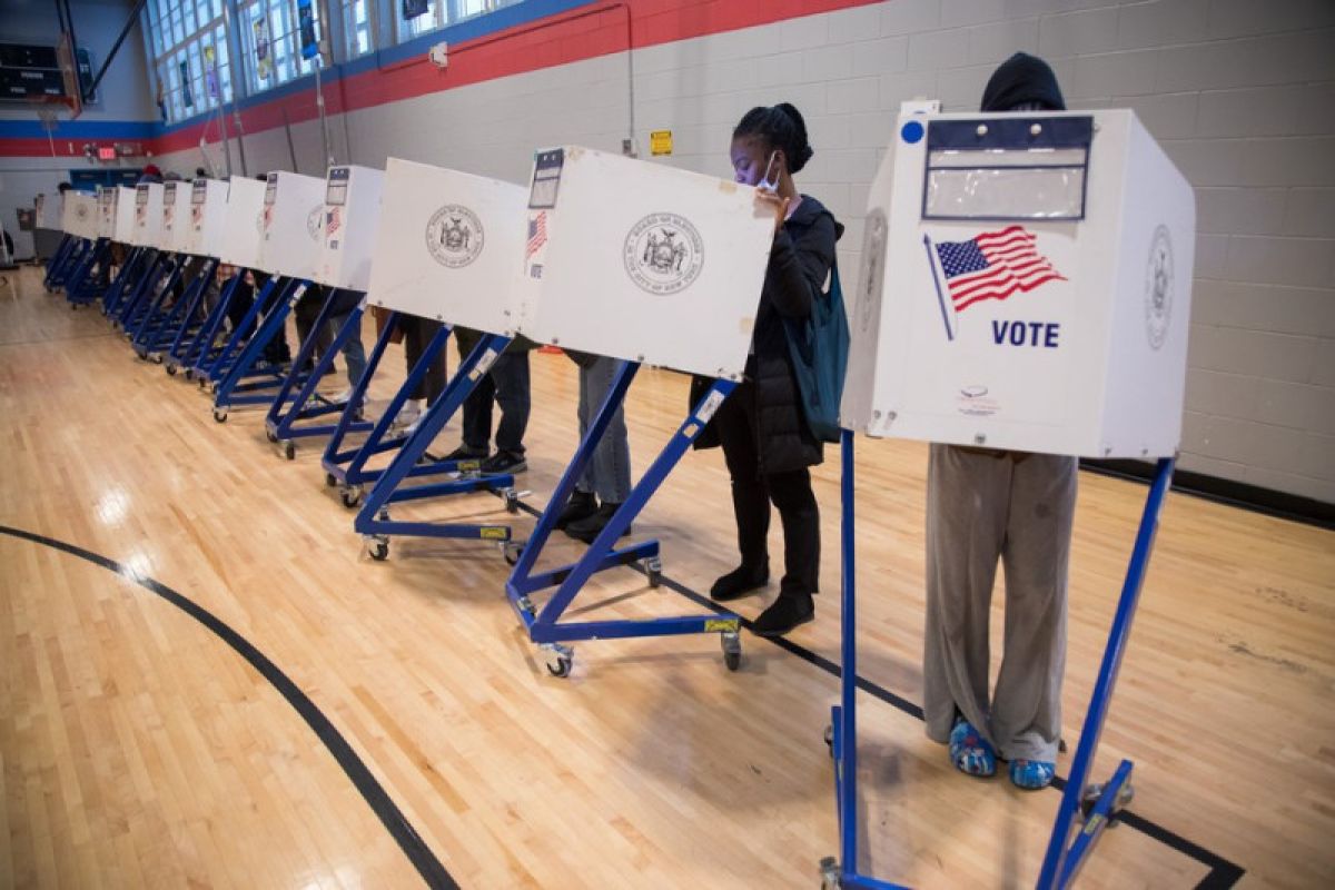 Hasil pemilu sela 2022 perlihatkan politik populis tak laku di AS