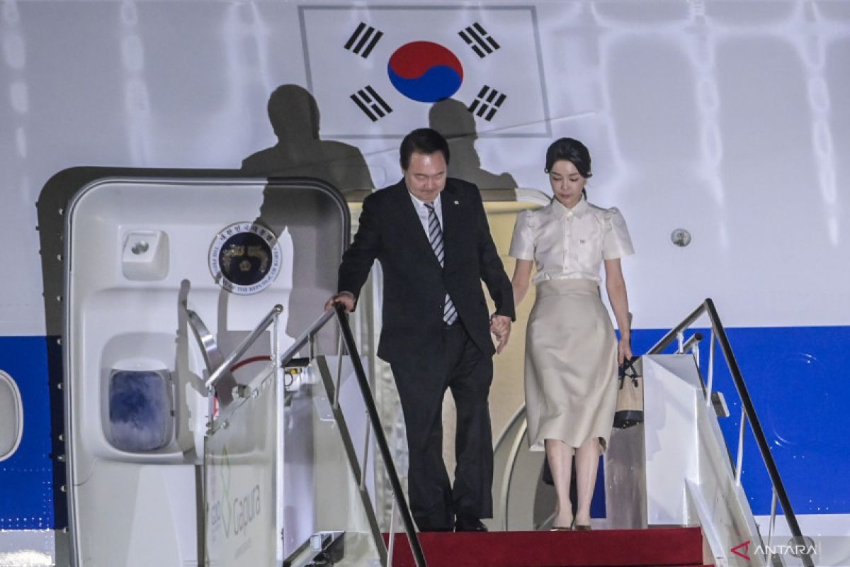 Pilot pesawat Presiden Korsel kibarkan bendera Korea dan Indonesia