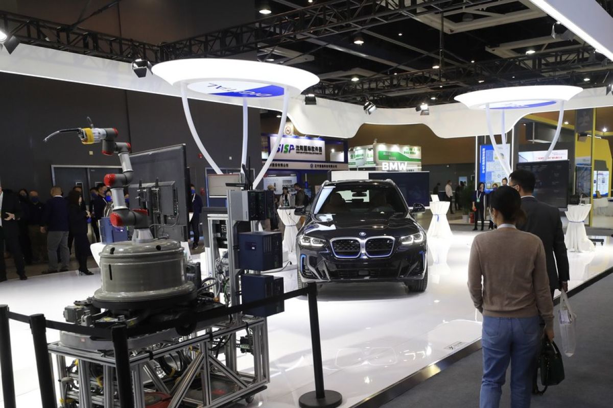 BMW akan investasi 10 miliar yuan untuk produksi baterai di China