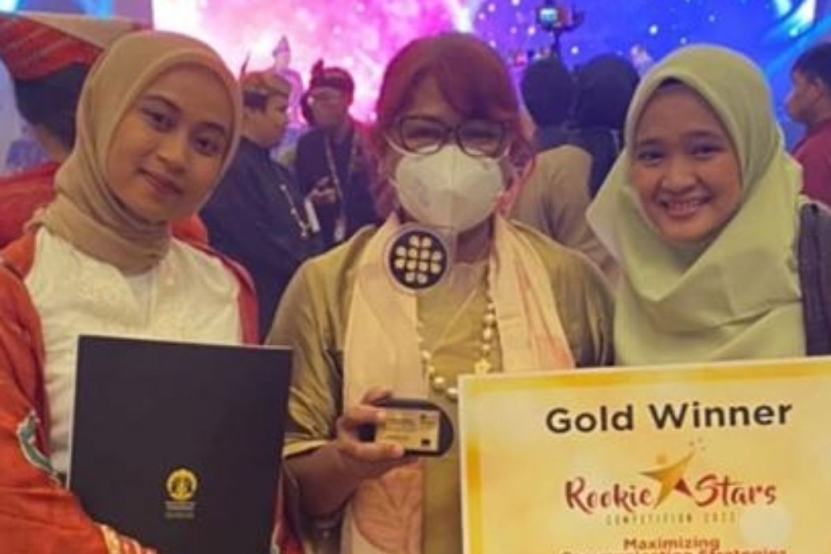 Dua mahasiswa Program Studi Humas UI raih Gold Winner sebagai Rookie Stars PR Indonesia