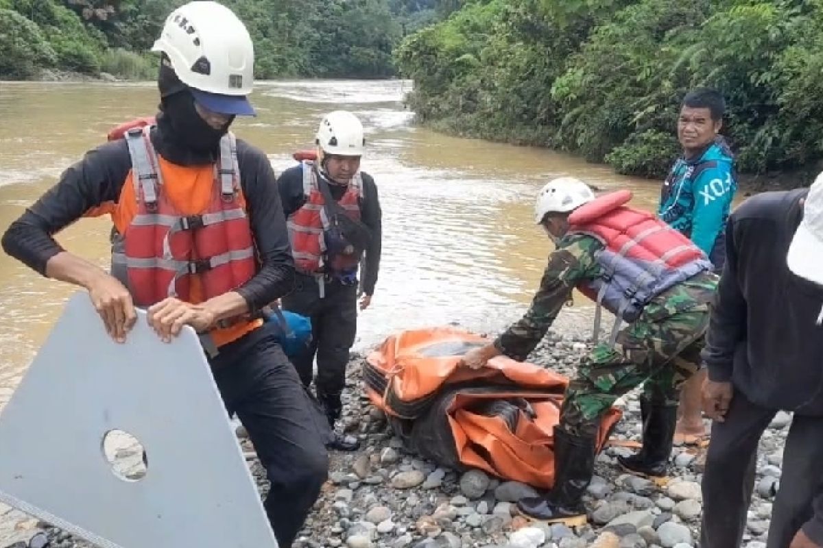 Tim SAR gabungan temukan warga hanyut di Sungai Batang Hari