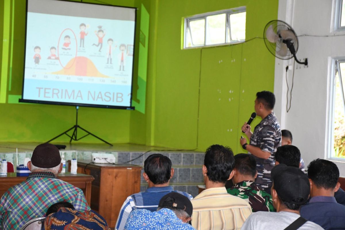 TNI AL sosialisasi kesehatan Kampung Bahari Nusantara di Pulau Tiga Natuna