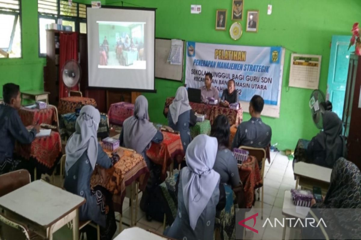 Tim PGSD ULM berikan penguatan penerapan manajemen strategik sekolah unggul