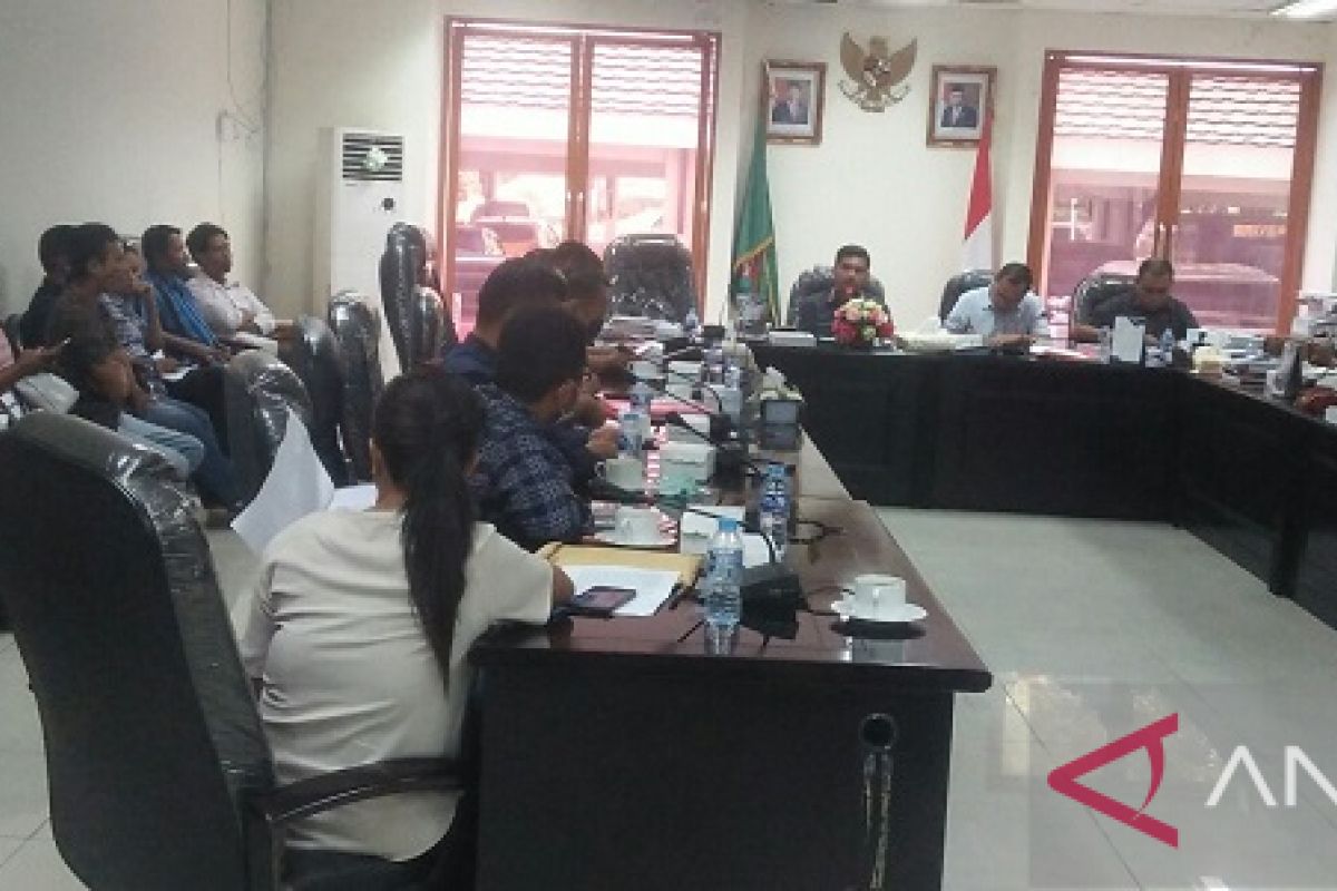 Nakertrans Maluku mediasi persoalan Akardaya mitra Telkomsel secara tripartit