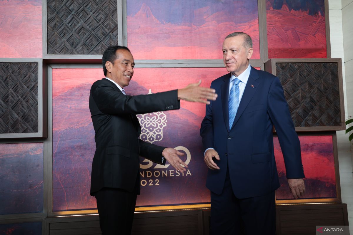 Presiden Erdogan titip pesanuntuk Jokowi lewat Polwan lulusan terbaik