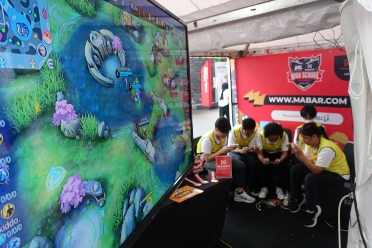 Itemku dan MABAR.com gelar DBL Play MABAR High School Tournament