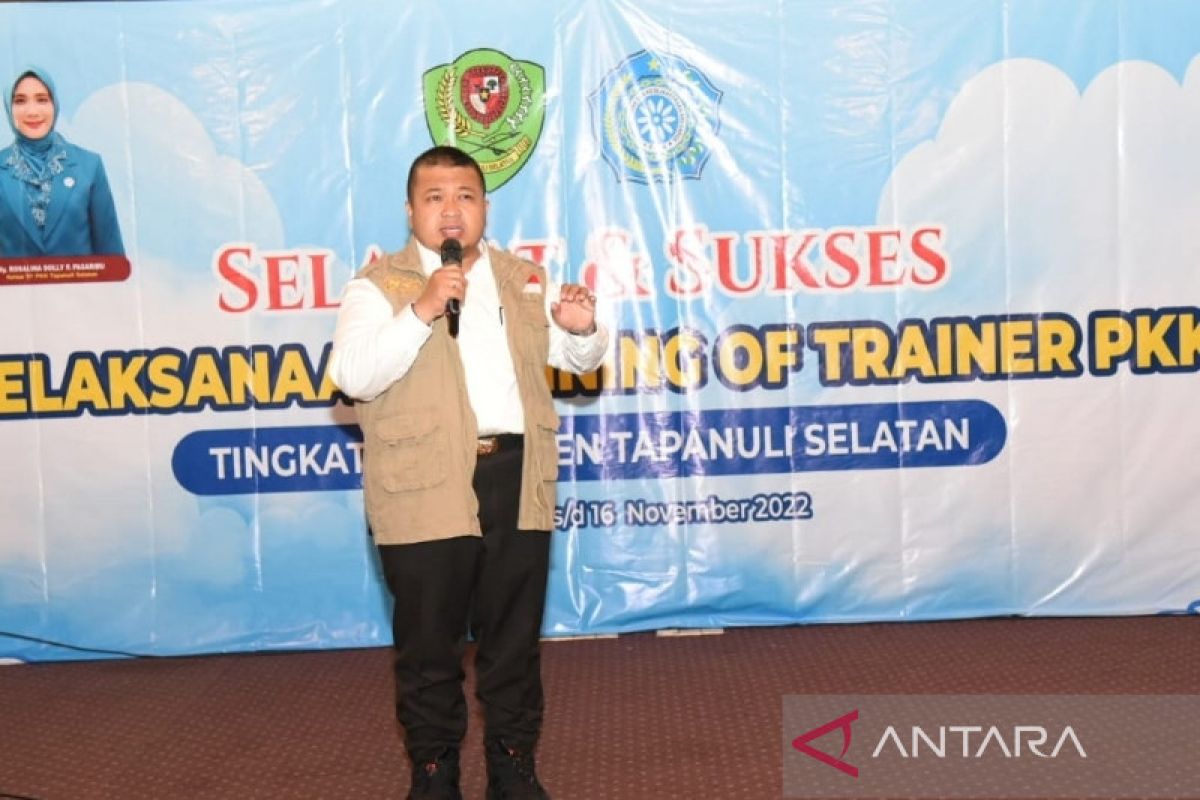 Bupati Dolly motivasi peserta ToT PKK Tapsel