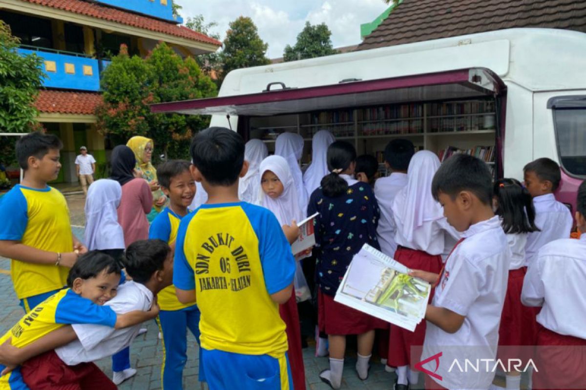 Pemkot Jaksel tingkatkan literasi lewat perpustakaan keliling