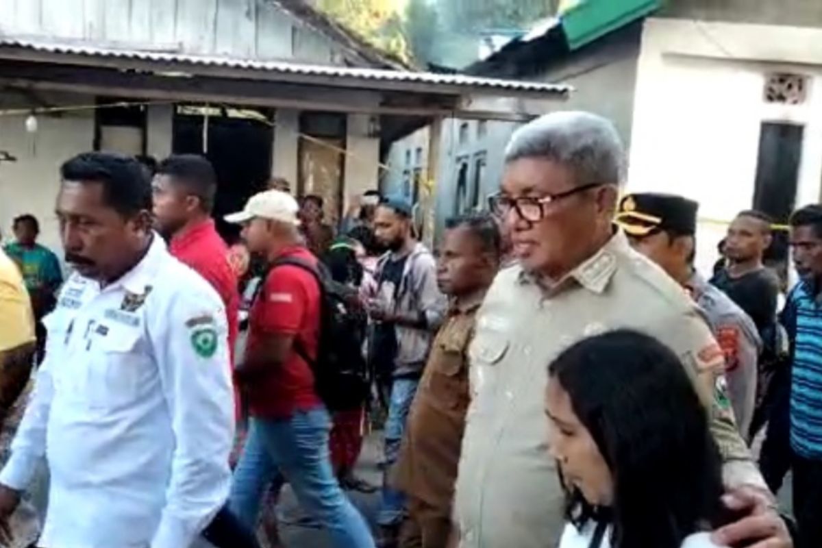 Pemkab Maluku Tenggara bantu bangun rumah yang rusak akibat bentrokan di Kei Besar