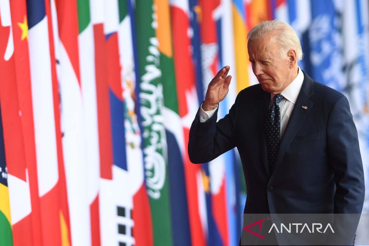 Biden sebut demokrasi dunia lebih kuat setelah serangan Rusia