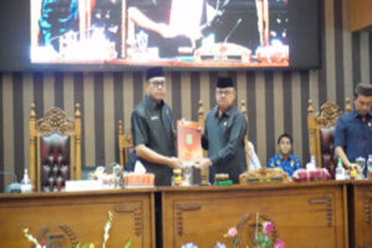 Bupati Tanah Bumbu usulkan tiga Raperda ke DPRD