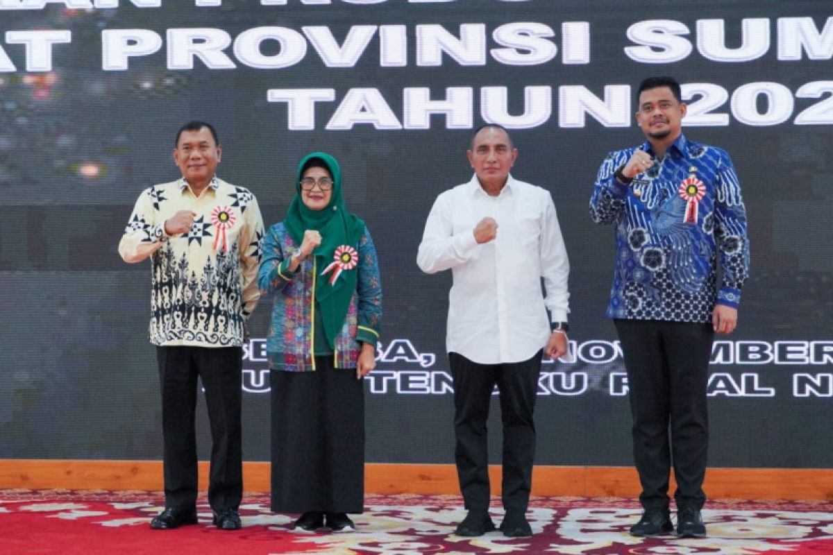 Wali Kota Medan terima lencana Siddhakarya Sumatera Utara 2022