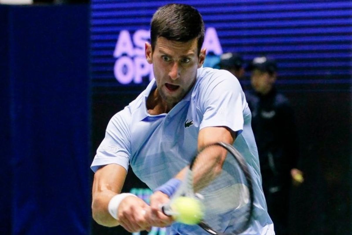 Djokovic atasi permainan petenis muda  Fearnley dan melaju ke putaran tiga Wimbledon