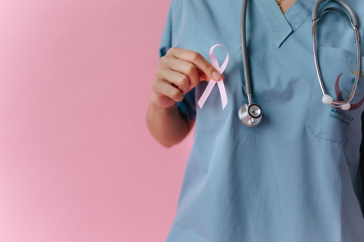 Pria dan wanita miliki risiko kanker payudara