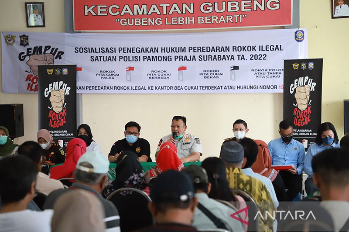 Satpol Pp Surabaya Gencar Sosialisasikan Gempur Rokok Ilegal Antara News 