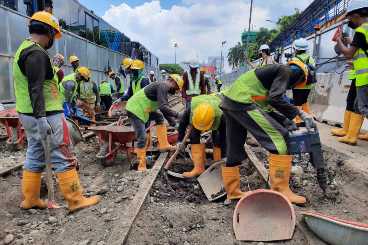 Mengupas rel trem kuno PT MRT tertua peninggalan Belanda