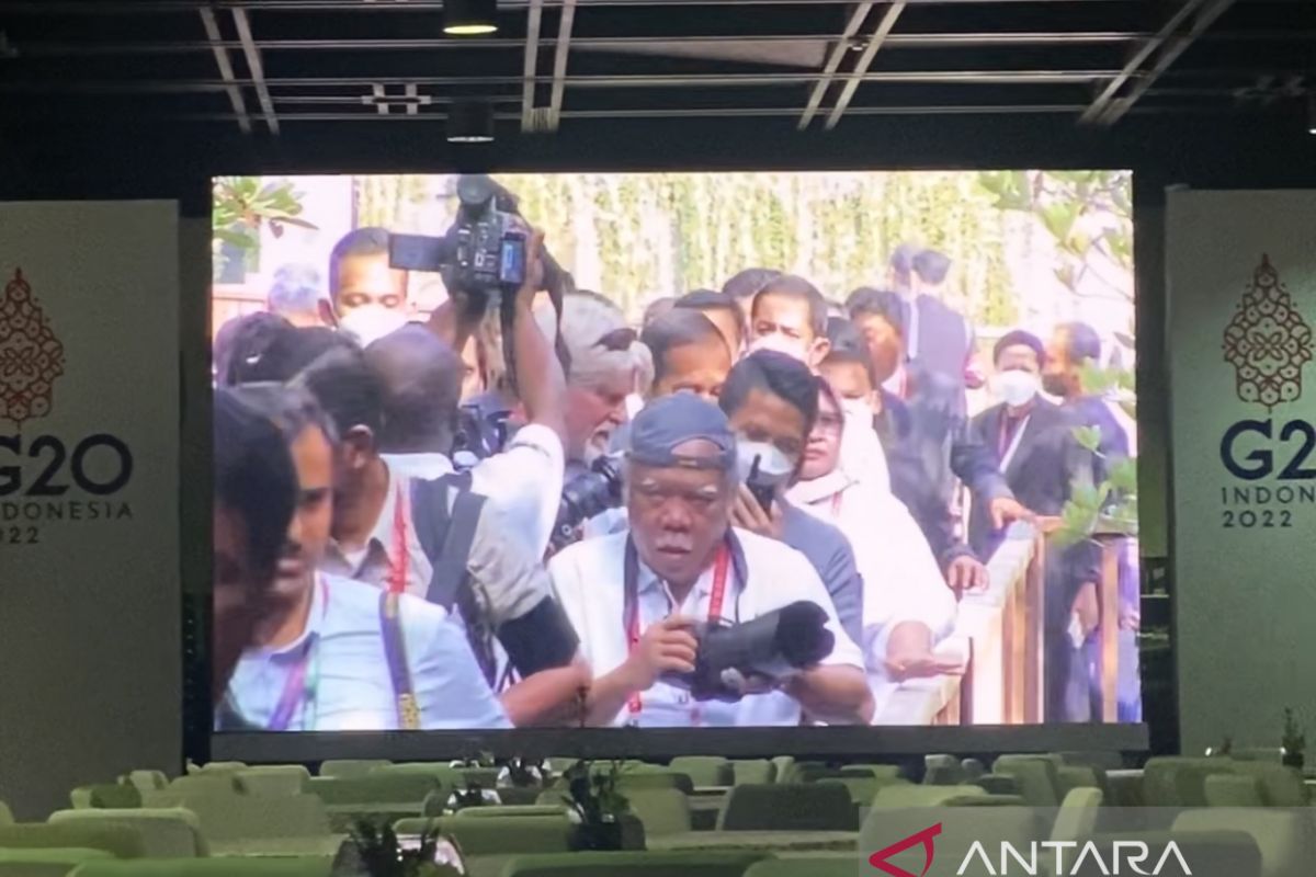 Menteri PUPR menjadi fotografer Presiden Jokowi di Tahura Ngurah Rai