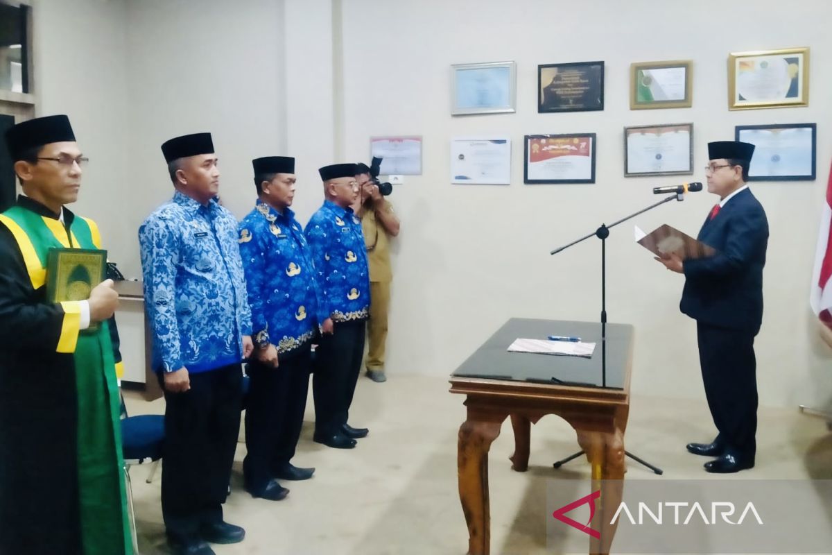 Pj Bupati Aceh Barat lantik tiga pejabat baru, siapa saja?