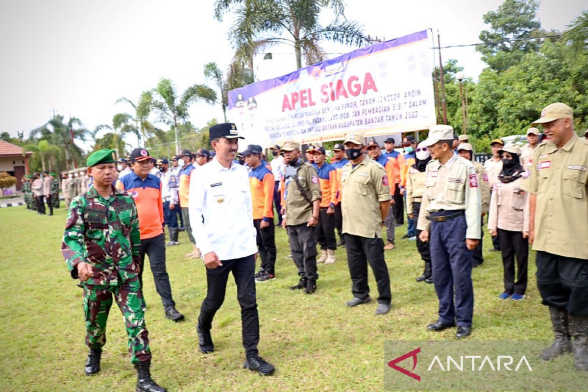 Galeri Foto - Bupati periksa personel gabungan siaga bencana