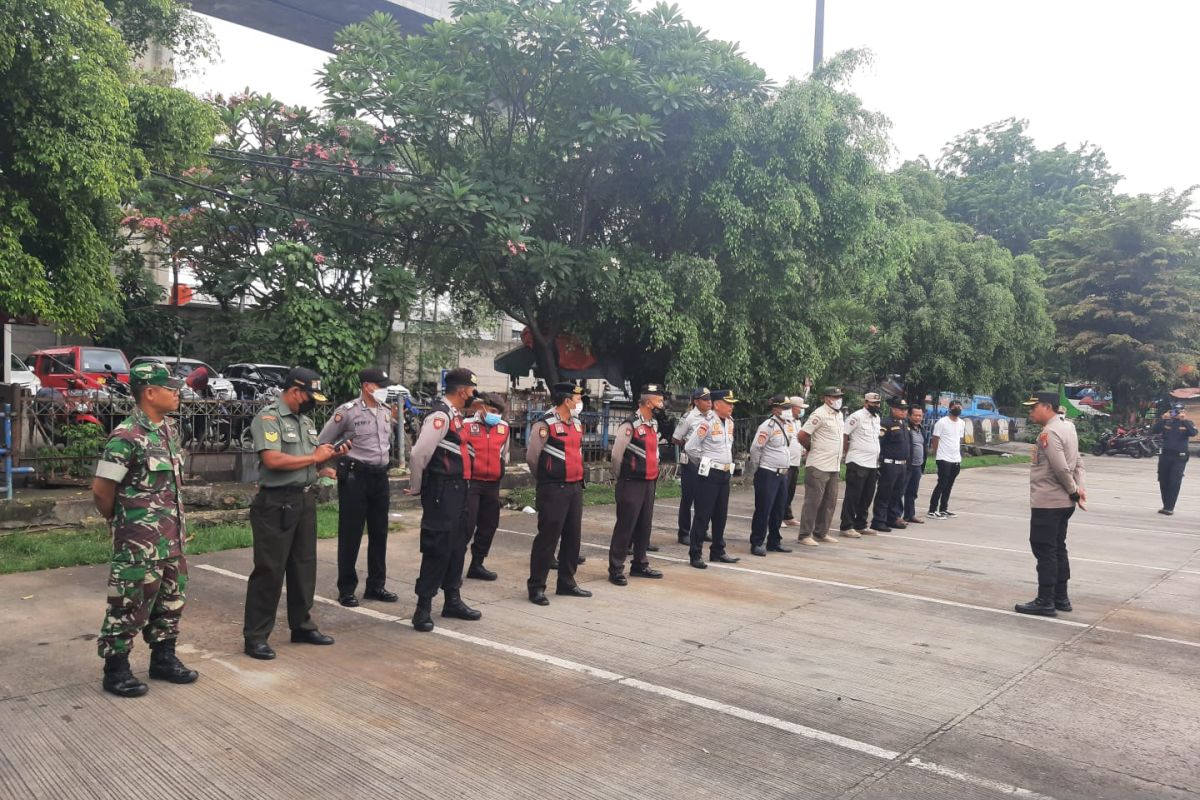 Polisi tangkap 19 calo tiket bus di Terminal Kampung Rambutan