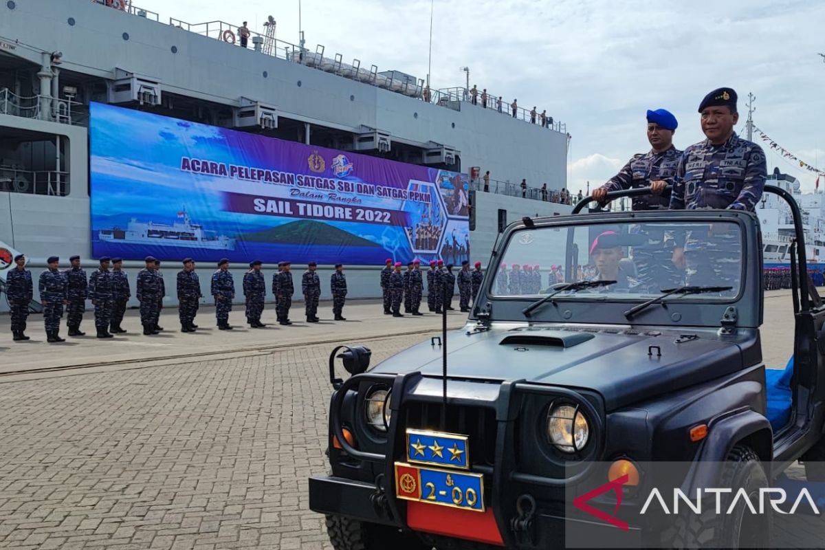 TNI AL mengerahkan 12 KRI dan seribuan personel dukung Sail Tidore 2022