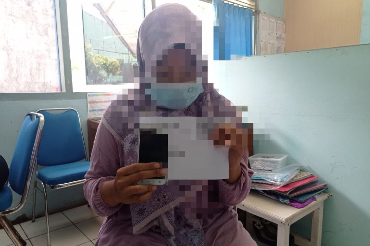 Petugas Lapas Jambi menggagalkan penyelundupan ponsel