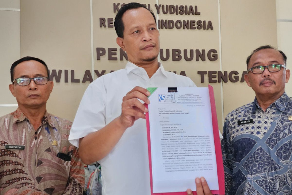 Bupati Demak digugat gara-gara mutasi 14 Sekdes dari ASN