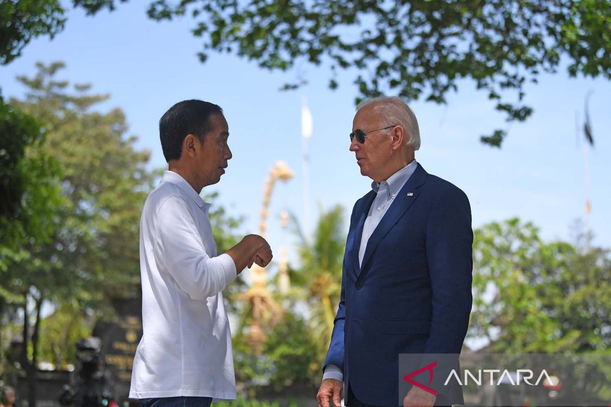 Joe Biden tampil beda dari tamu negara lainnya di Tahura Ngurah Rai