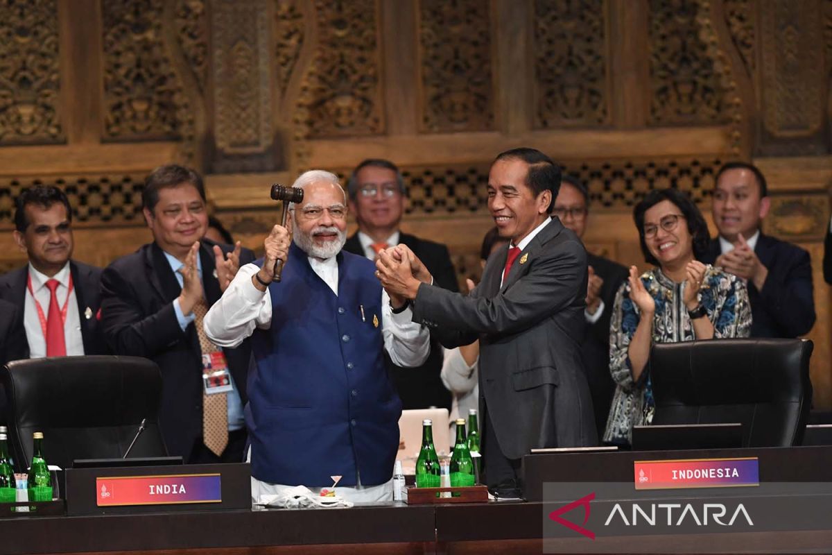 Presiden Jokowi serahkan Presidensi G20 ke PM  India
