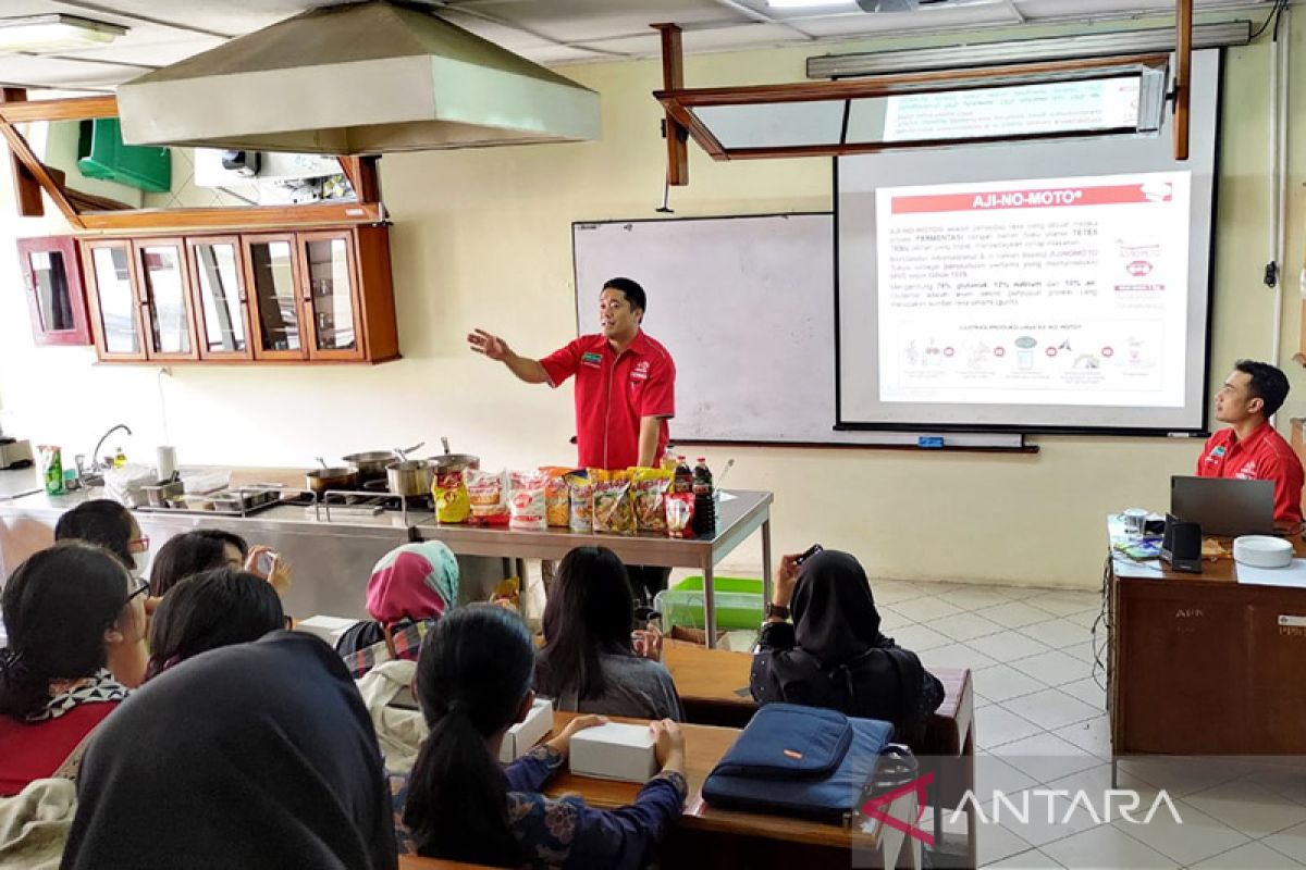 Ajinomoto gelar seminar "Modern Cooking" di Poltekpar NHI Bandung