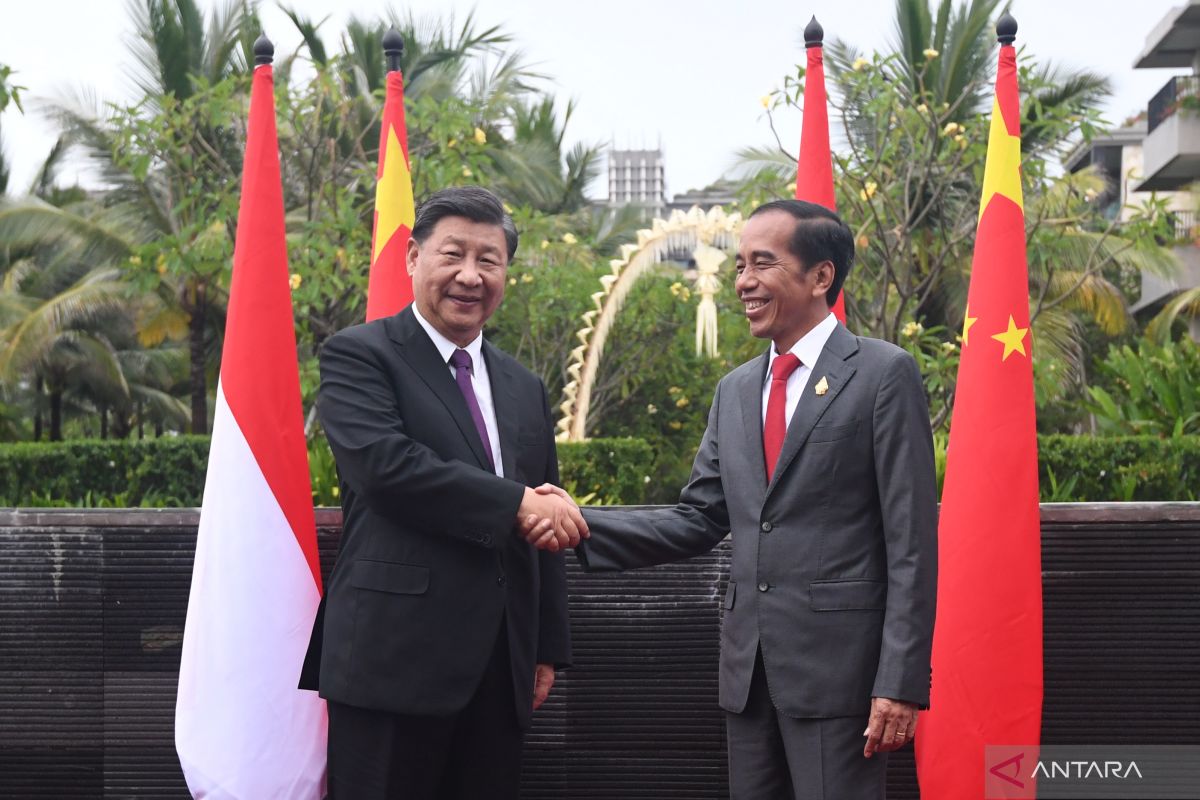 Joko Widodo dan Xi Jinping saksikan uji coba kereta cepat Jakarta-Bandung