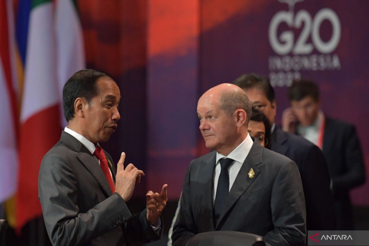 Widodo calls for calm amid escalating global tensions