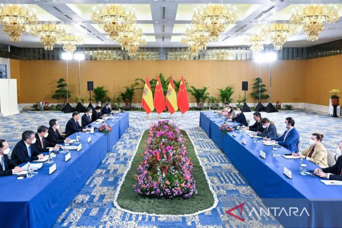 Presiden China bertemu PM Spanyol Pedro Sanchez di Bali