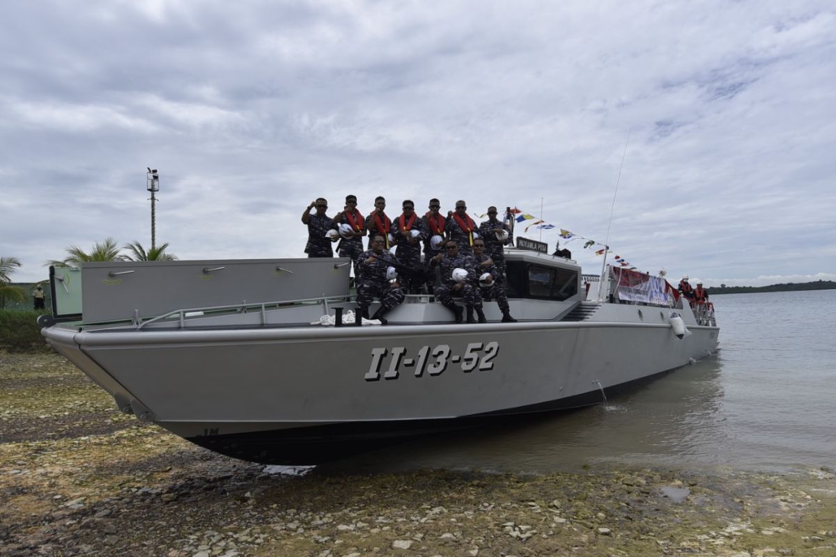 TNI AL serahkan satu unit kapal serbu pada Lantamal XIII Tarakan