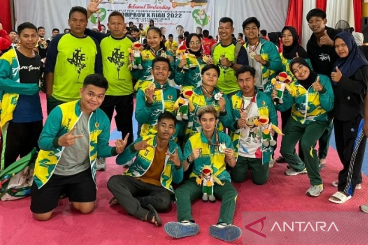 Karate putri beregu Kampar sabet perak Porprov