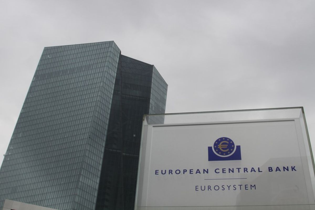 ECB peringatkan meningkatnya kemungkinan resesi di negara zona euro