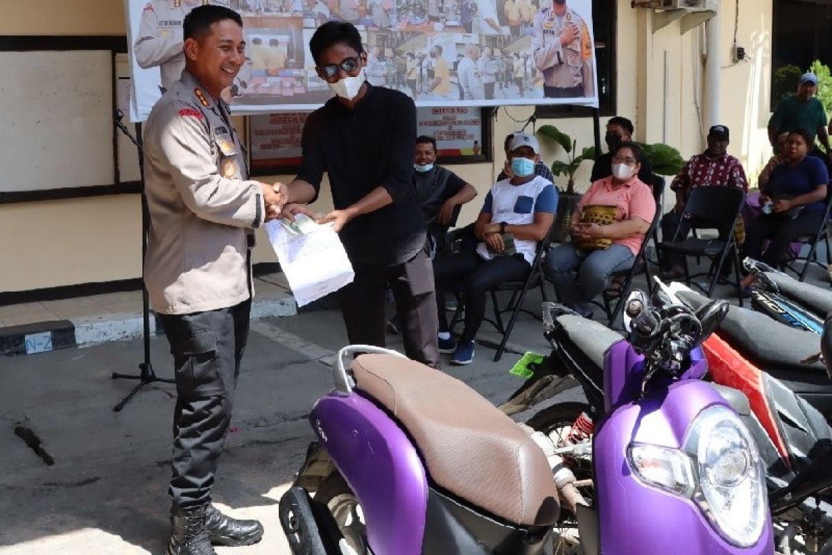 Polresta Jayapura kembalikan 10 sepeda motor curian kepada pemiliknya