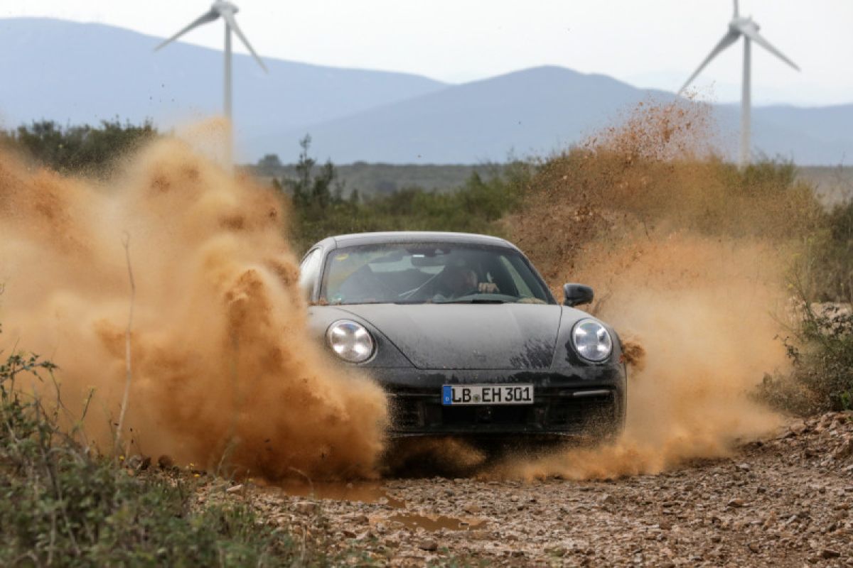 Porsche telah uji 911 Dakar 10.000 km di jalur off-road