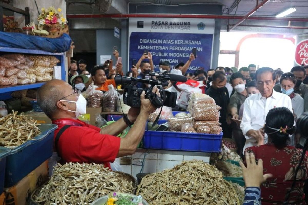 Presiden Jokowi blusukan di Pasar Badung Denpasar