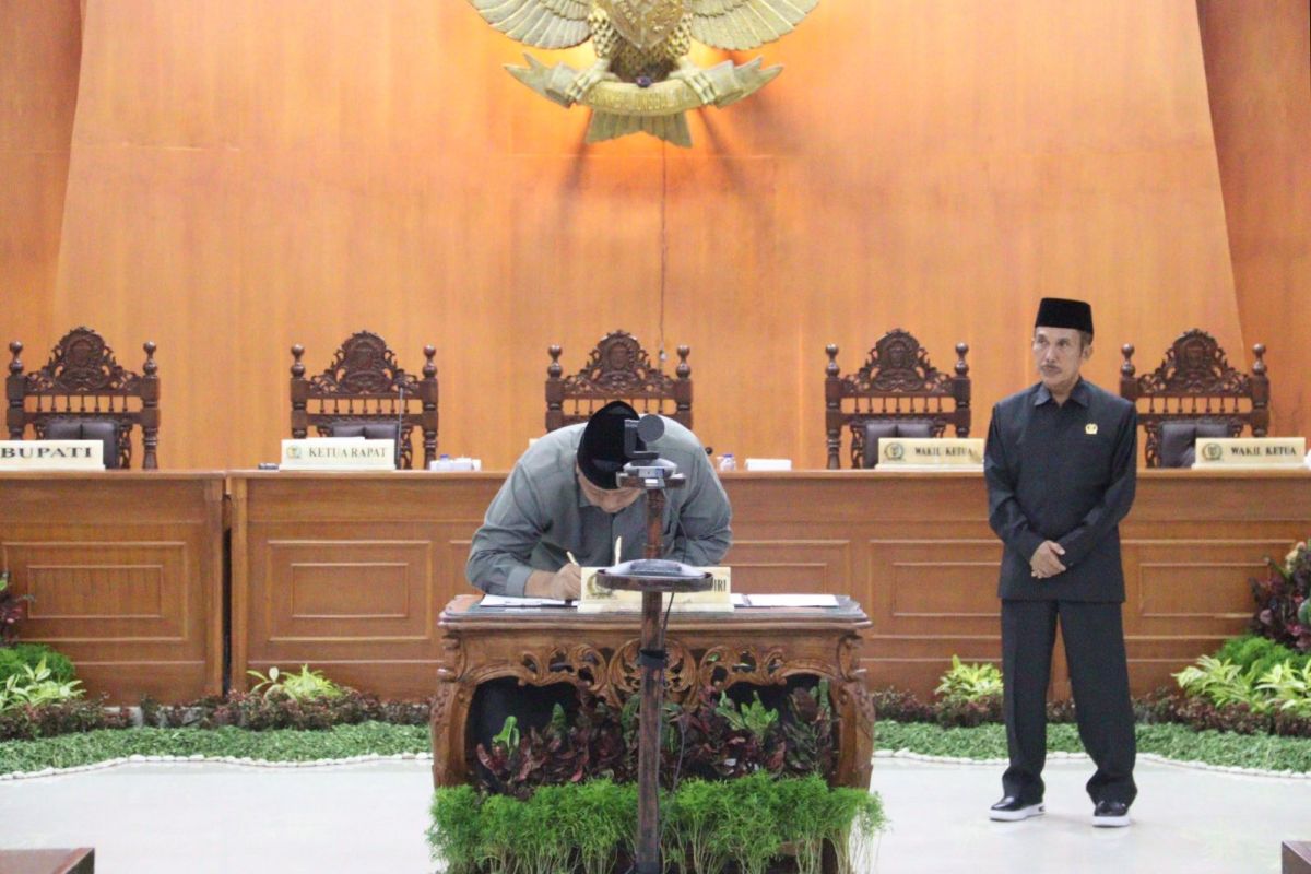 DPRD Kabupaten Kediri setujui Raperda APBD 2023