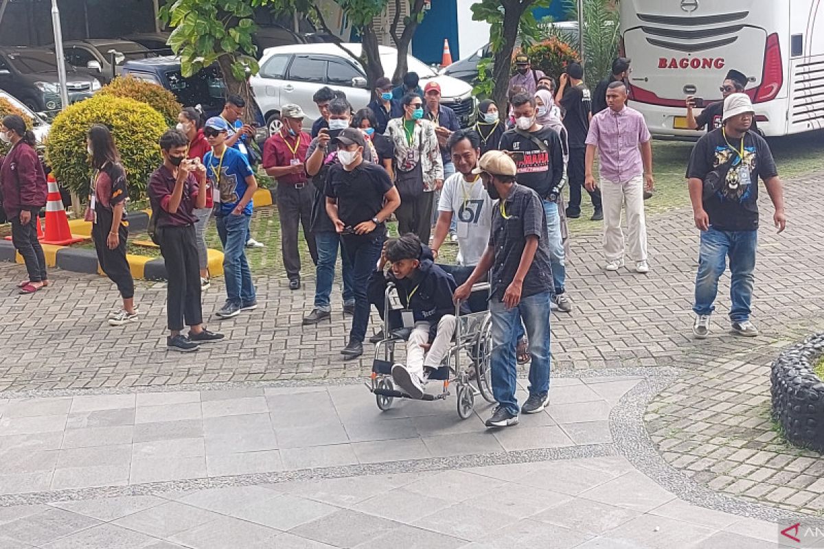 Korban Kanjuruhan datangi Gedung LPSK