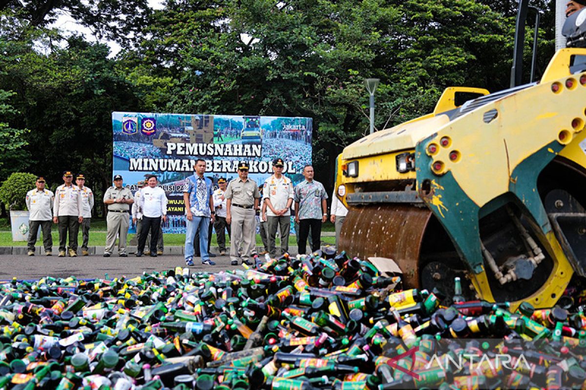 DKI musnahkan 14.447 botol minuman keras