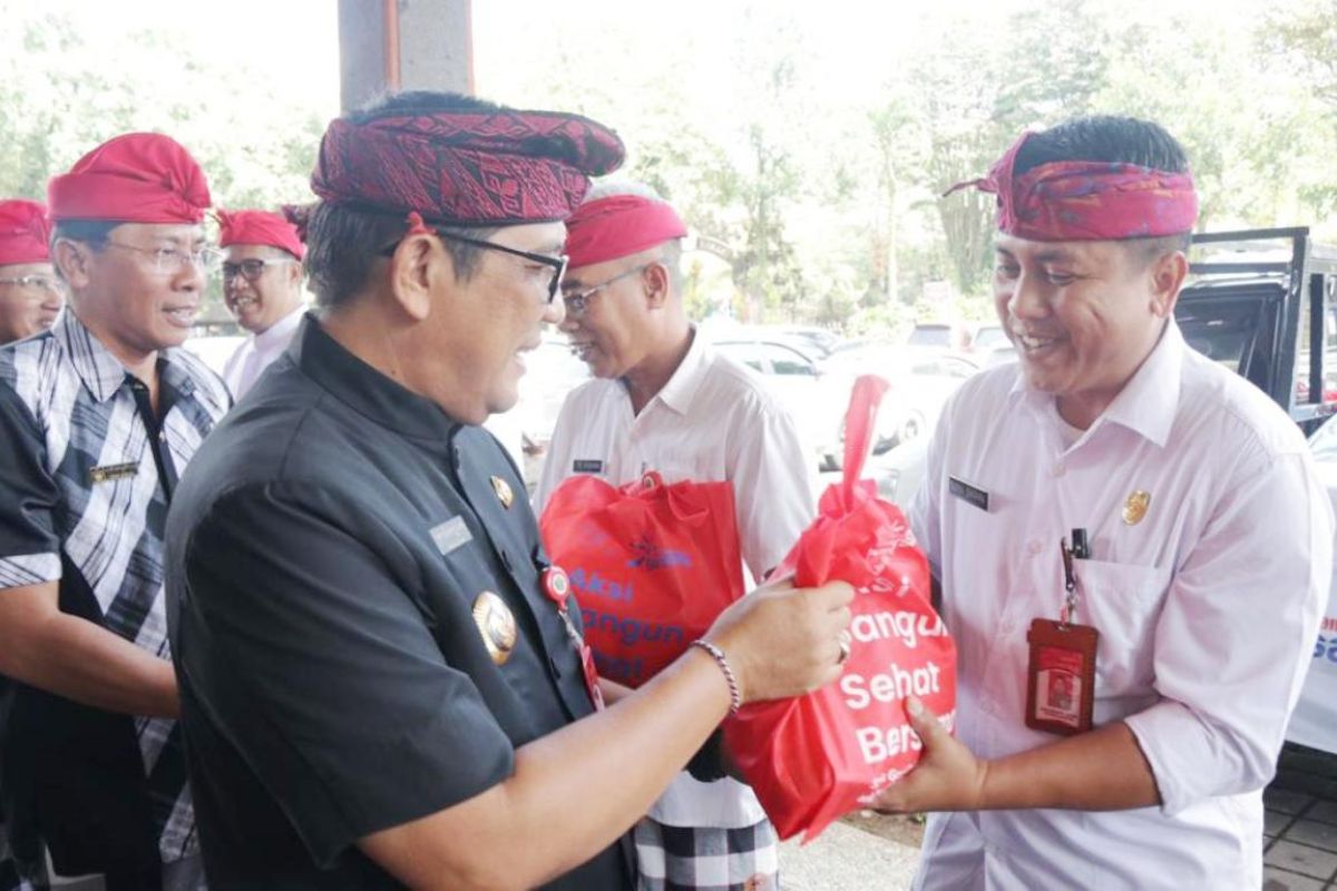 Pemkab Tabanan bagikan 550 paket sembako untuk korban bencana alam