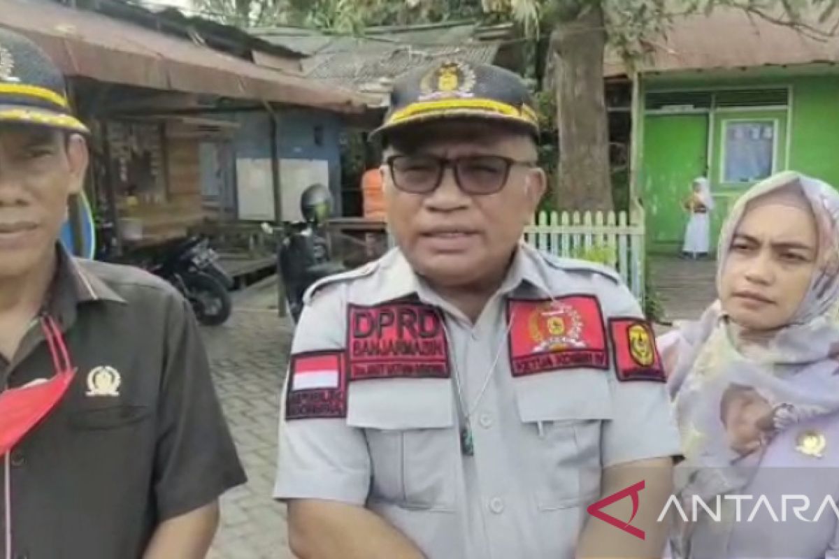 Komisi Iv Dprd Banjarmasin Kunjungi Sd Yang Diserang Gatal Scabies