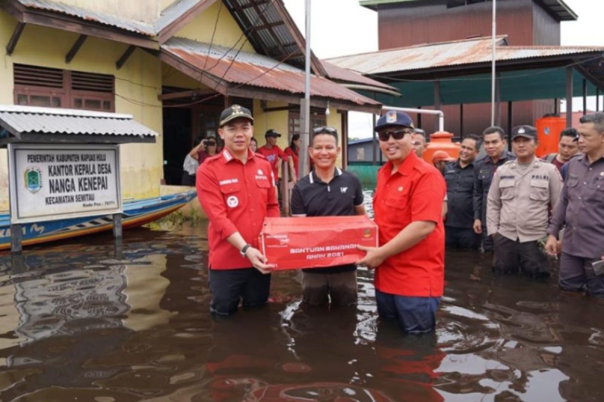 Bupati Kapuas Hulu imbau masyarakat jaga keselamatan saat banjir