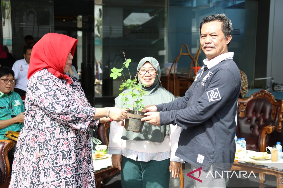 BSKDN Kemendagri tanam 500 tanaman cepat panen di lingkungan kantor