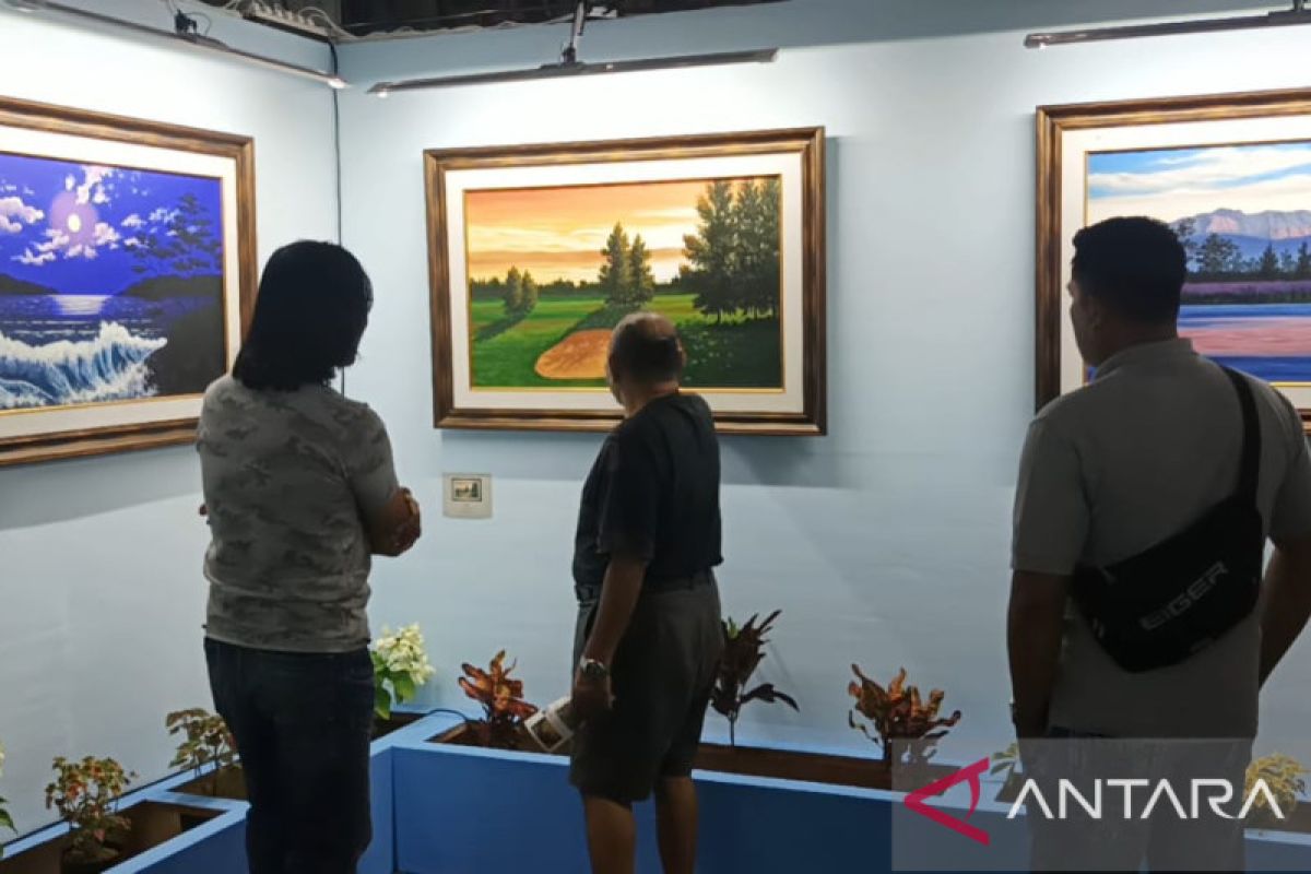 17 lukisan karya SBY jadi perhatian pengunjung Pasar Seni Lukis Indonesia