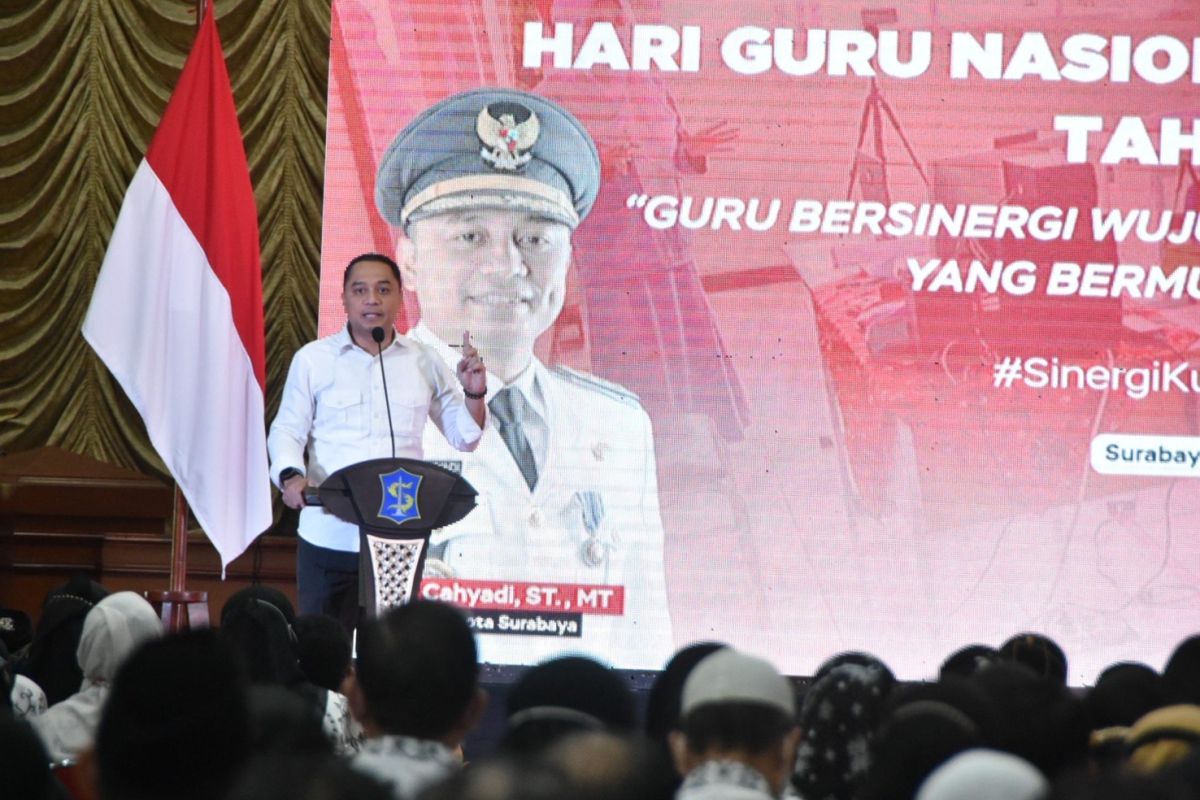 Hari Guru, Cak Eri minta pendidikan di Surabaya lebih humanis